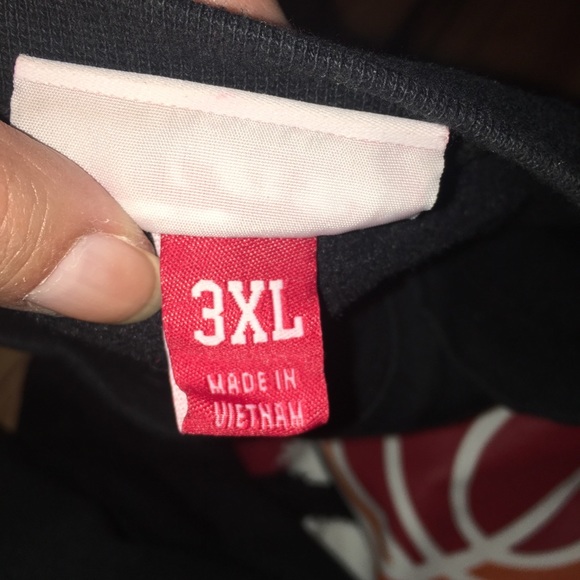 Mitchell & Ness Miami Heat sweater - Picture 3 of 3